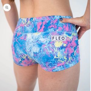 NWT Fleo Pink Ocean Training Shorts For CrossFit 2.5 Inseam Size Medium